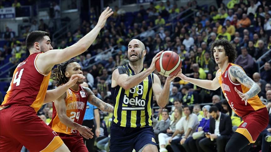 Derbi heyecanı başlıyor! Galatasaray - Fenerbahçe basketbol maçı saat kaçta, hangi kanalda yayınlanacak? 3